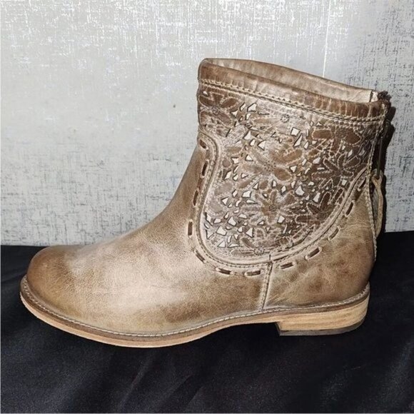 Corral Women's Taupe Laser-Cut Short Top Round Toe Boots Size 7 - Picture 6 of 14